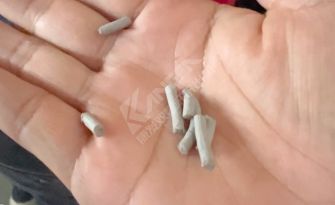 康發(fā)雙螺桿擠出機小型試驗機又開始轉(zhuǎn)動啦！